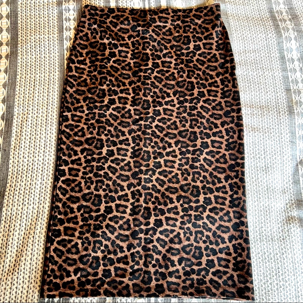 Midi leopard pencil skirt
